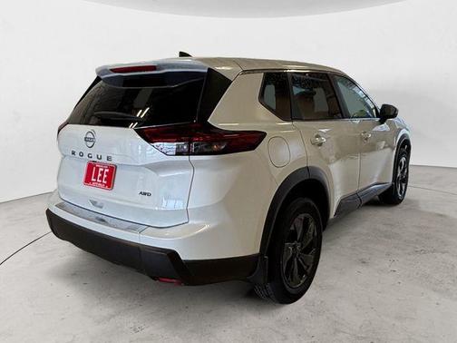 Everest White P 2026 Nissan Rogue SV