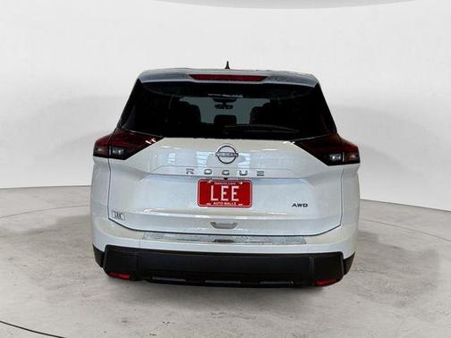 Everest White P 2026 Nissan Rogue SV
