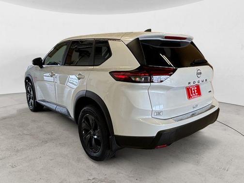 Everest White P 2026 Nissan Rogue SV