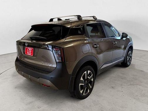 Canyon Bronze M 2026 Nissan Kicks SV