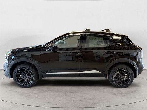 Super Black 2026 Nissan Kicks SR