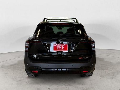 Super Black 2026 Nissan Kicks SR