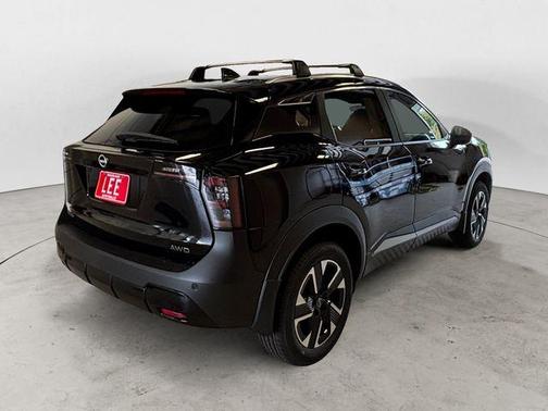 Super Black 2026 Nissan Kicks SV