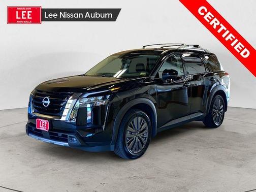 2024 Nissan Pathfinder SL