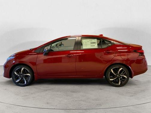 Scarlet Ember 2025 Nissan Versa 1.6 SR