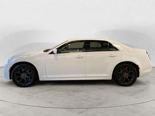 2021 Chrysler 300 Touring