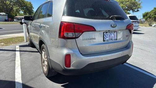 Gray 2014 Kia Sorento LX