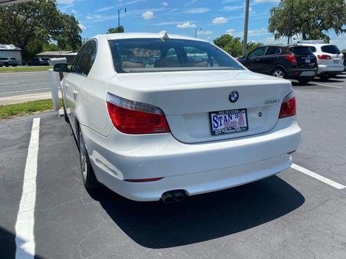 2010 BMW 528 i