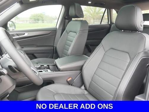 2025 Volkswagen Atlas Cross Sport 2.0T SEL R-Line Black