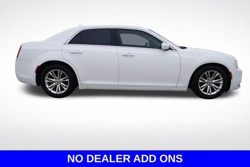 2017 Chrysler 300 Limited