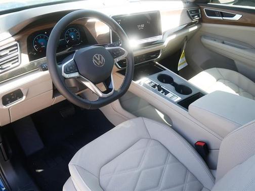 2025 Volkswagen Atlas 2.0T SE