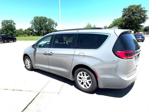 2022 Chrysler Pacifica Touring-L