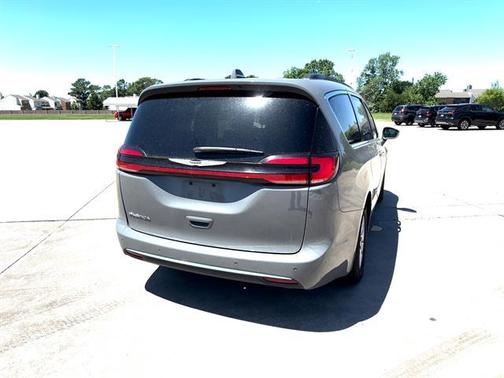 2022 Chrysler Pacifica Touring-L