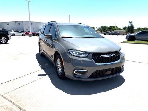 2022 Chrysler Pacifica Touring-L