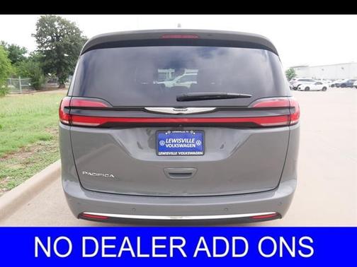 2022 Chrysler Pacifica Touring-L