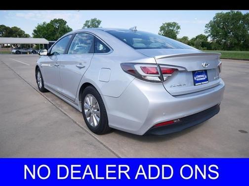 2017 Hyundai SONATA Hybrid SE