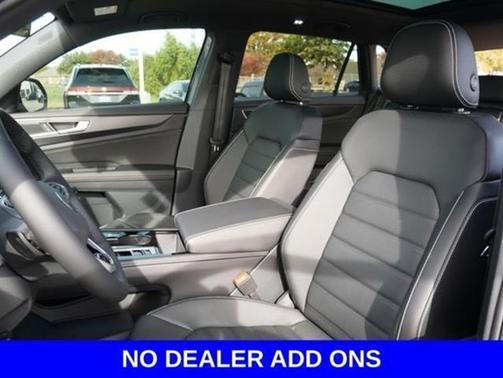 2025 Volkswagen Atlas Cross Sport 2.0T SEL R-Line Black