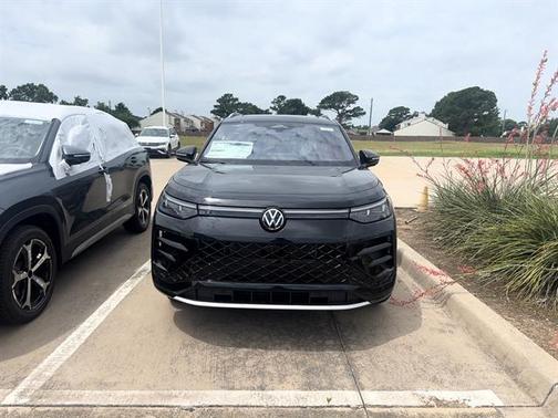 2025 Volkswagen Tiguan 2.0T SEL R-Line