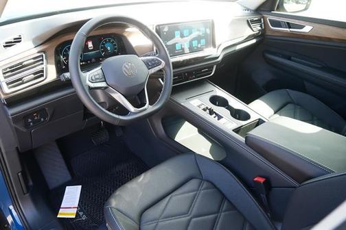 2025 Volkswagen Atlas 2.0T SE