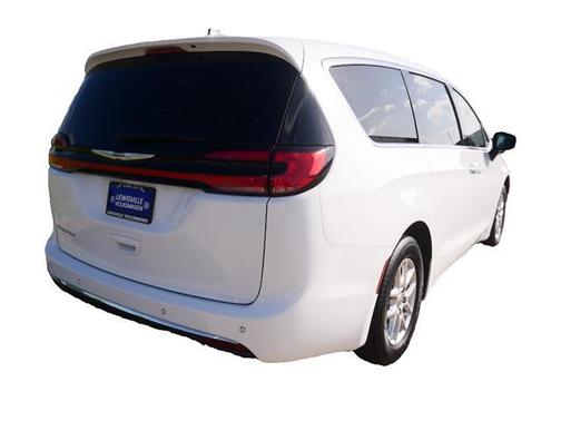 2023 Chrysler Pacifica Touring-L
