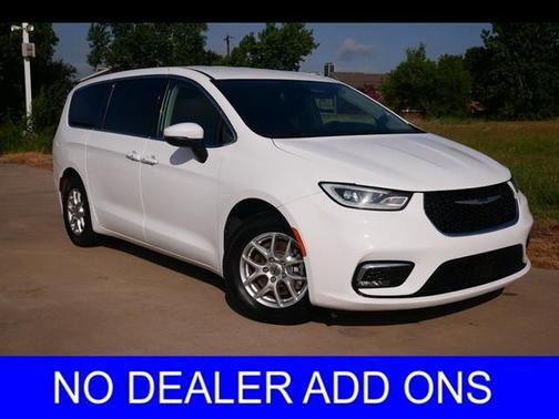 2023 Chrysler Pacifica Touring-L