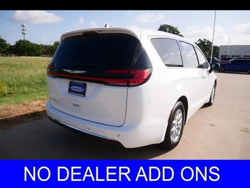 2023 Chrysler Pacifica Touring-L