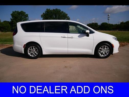 2023 Chrysler Pacifica Touring-L