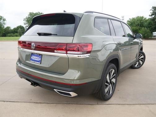 2025 Volkswagen Atlas 2.0T SE w/Technology
