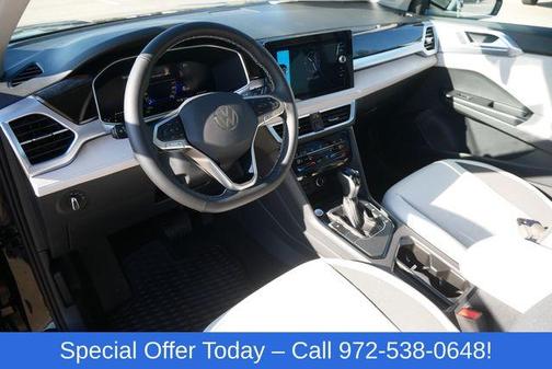 2025 Volkswagen Taos 1.5T SE