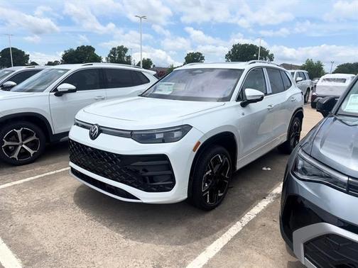 2025 Volkswagen Tiguan 2.0T SEL R-Line