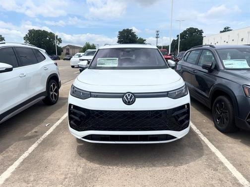 2025 Volkswagen Tiguan 2.0T SEL R-Line