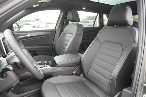 2025 Volkswagen Atlas Cross Sport 2.0T SEL R-Line Black