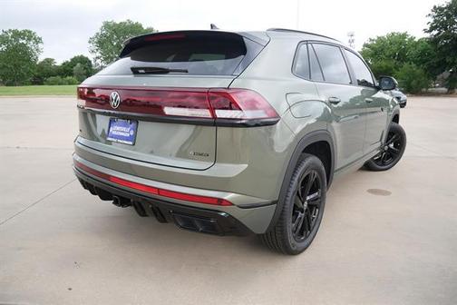 2025 Volkswagen Atlas Cross Sport 2.0T SEL R-Line Black