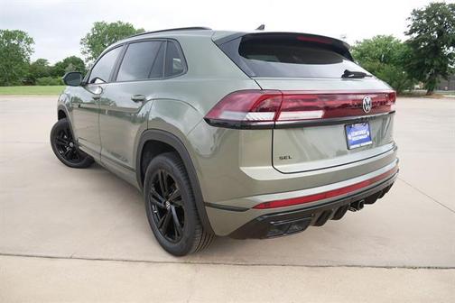 2025 Volkswagen Atlas Cross Sport 2.0T SEL R-Line Black