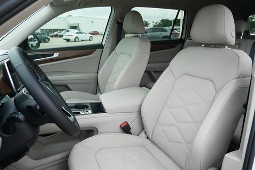 2025 Volkswagen Atlas 2.0T SE