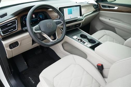 2025 Volkswagen Atlas 2.0T SE