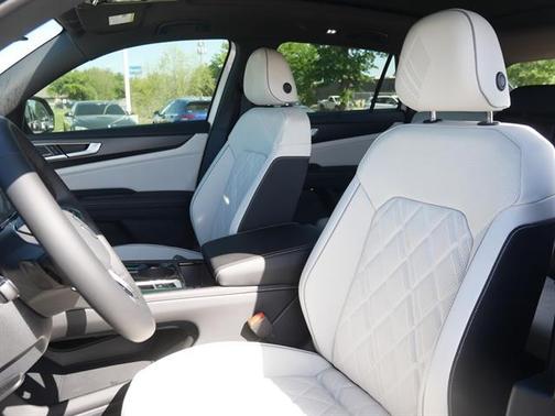 2025 Volkswagen Atlas Cross Sport 2.0T SEL Premium R-Line