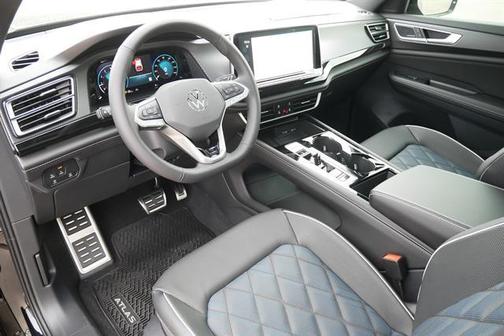 2025 Volkswagen Atlas Cross Sport 2.0T SEL Premium R-Line