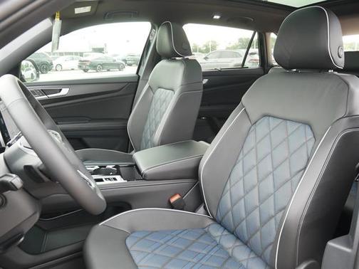 2025 Volkswagen Atlas Cross Sport 2.0T SEL Premium R-Line