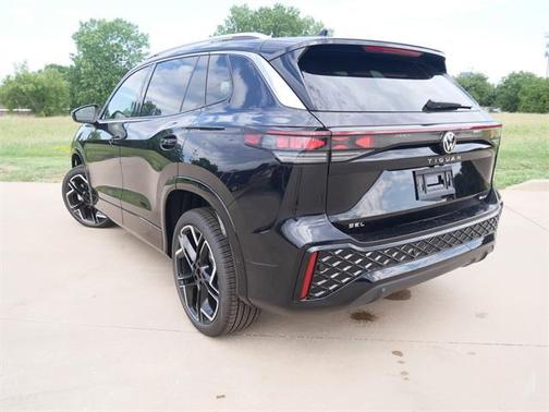 2025 Volkswagen Tiguan 2.0T SEL R-Line