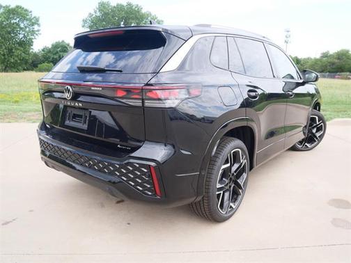 2025 Volkswagen Tiguan 2.0T SEL R-Line
