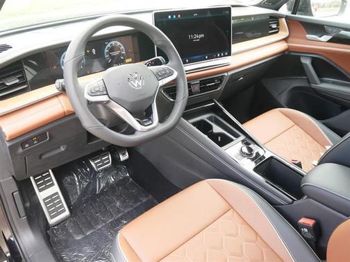 2025 Volkswagen Tiguan 2.0T SEL R-Line