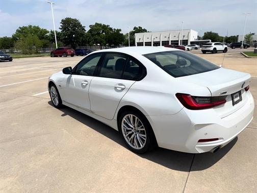 2023 BMW 330e xDrive