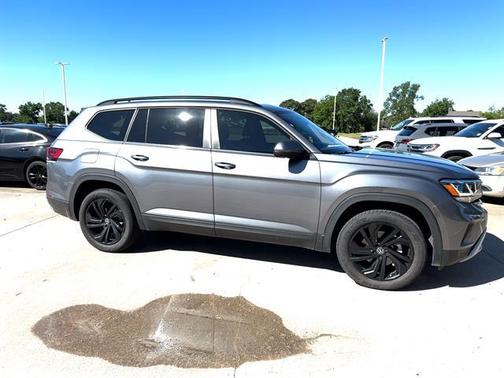 2023 Volkswagen Atlas 3.6L SE w/Technology