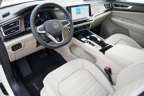2025 Volkswagen Atlas 2.0T SEL