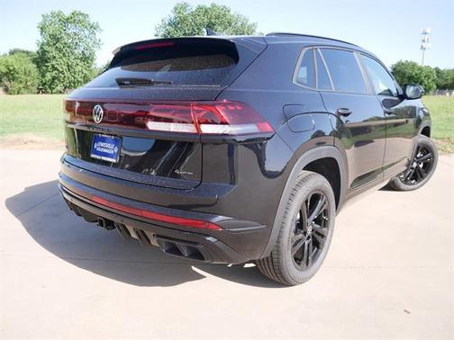 2025 Volkswagen Atlas Cross Sport 2.0T SEL R-Line Black