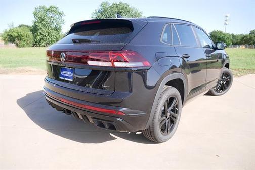 2025 Volkswagen Atlas Cross Sport 2.0T SEL R-Line Black