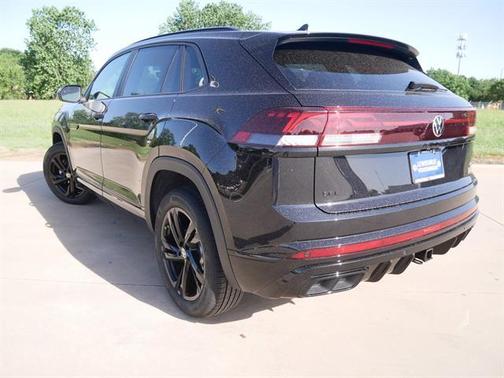 2025 Volkswagen Atlas Cross Sport 2.0T SEL R-Line Black