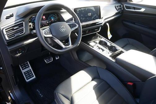 2025 Volkswagen Atlas Cross Sport 2.0T SEL R-Line Black