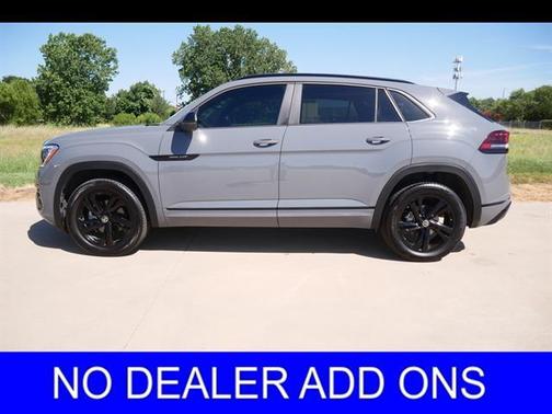 2025 Volkswagen Atlas Cross Sport 2.0T SEL R-Line Black